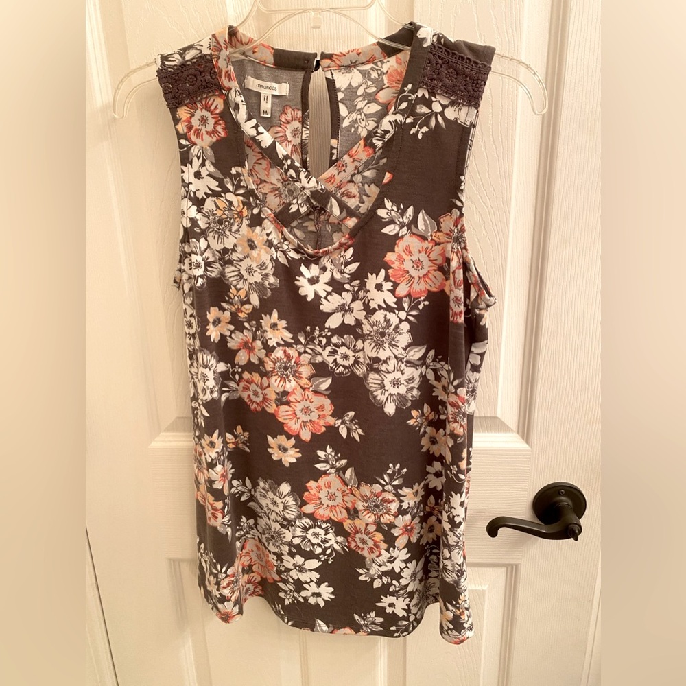 Sleeveless tunic